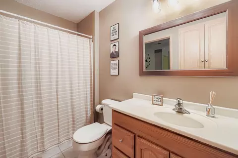 Bath - 21598 Evergreen Trl, Rogers, MN 55374 photo 2 of 2