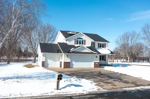 500 Chatfield Ln, Belle Plaine, MN 56011