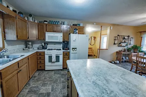 Kitchen - 41195 460th Ave, Perham, MN 56573 photo 2 of 6