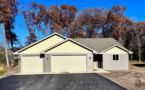 814 Pine Cir, Royalton, MN 56373