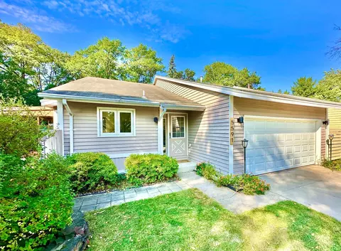 5591 Albert St, Shoreview, MN 55126
