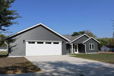 Exterior - 131 Main St E, Trimont, MN 56176 photo 2 of 14