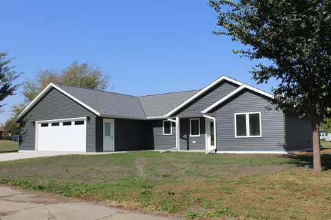 Exterior - 131 Main St E, Trimont, MN 56176 photo 3 of 14