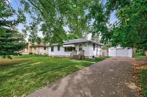 2285 17th Ave E, North Saint Paul, MN 55109