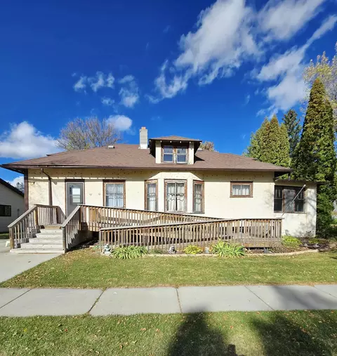 603 Arnold Ave N, Thief River Falls, MN 56701