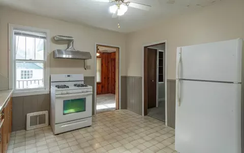 Kitchen - 1221 6th Ave NE, Brainerd, MN 56401 photo 2 of 3