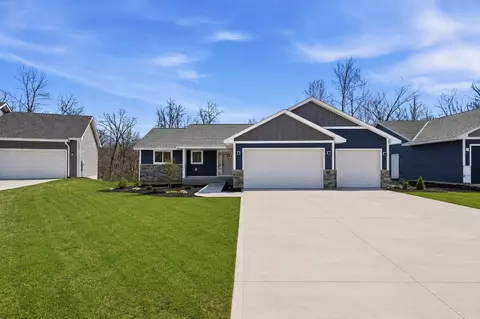 1337 E Aspen Dr, Saint Croix Falls, WI 54024