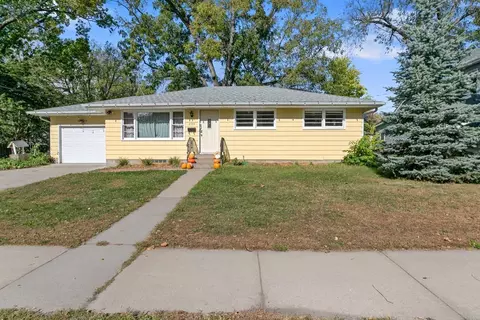 205 3rd St NW, Buffalo, MN 55313