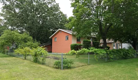Exterior - 1002 12th Ave SE, Saint Cloud, MN 56304 photo 2 of 8