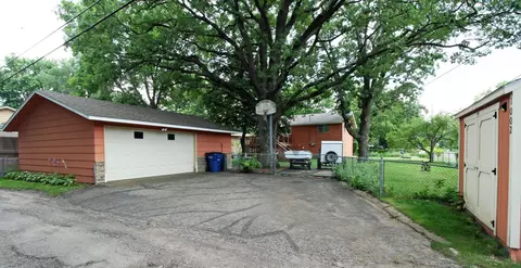 Exterior - 1002 12th Ave SE, Saint Cloud, MN 56304 photo 4 of 8