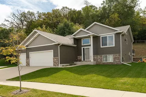 6766 Gaillardia Dr NW, Rochester, MN 55901