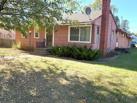 1011 7th St NE, Little Falls, MN 56345