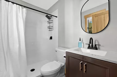 Bath - 25578 Pelican Ln, Winona, MN 55987 photo 1 of 3