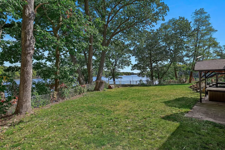 Exterior - 25578 Pelican Ln, Winona, MN 55987 photo 8 of 9
