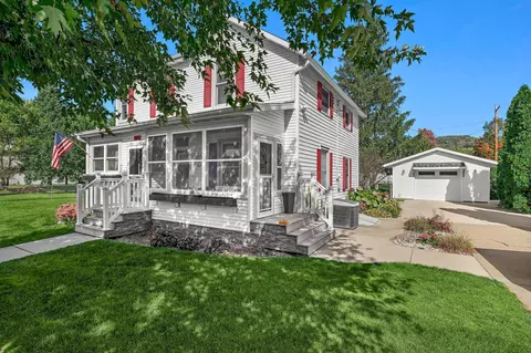 418 2nd St N, La Crescent, MN 55947