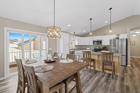 2004 Bluestem Dr, Mankato, MN 56001