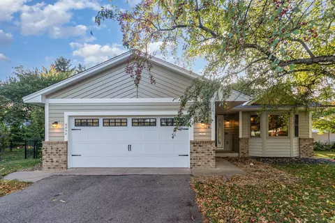 6848 Polaris Ln N, Maple Grove, MN 55311