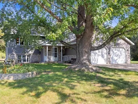 6850 97th St NE, Monticello, MN 55362