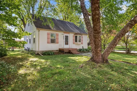 1932 Glenpaul Ave, Arden Hills, MN 55112