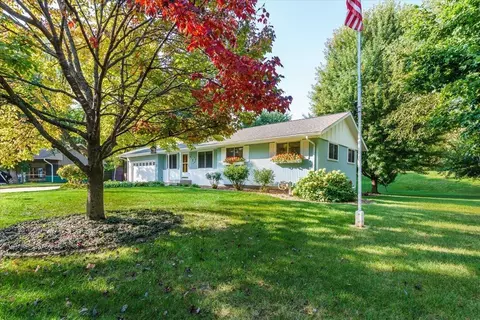 5740 Cedar Ln, Minnetonka, MN 55345