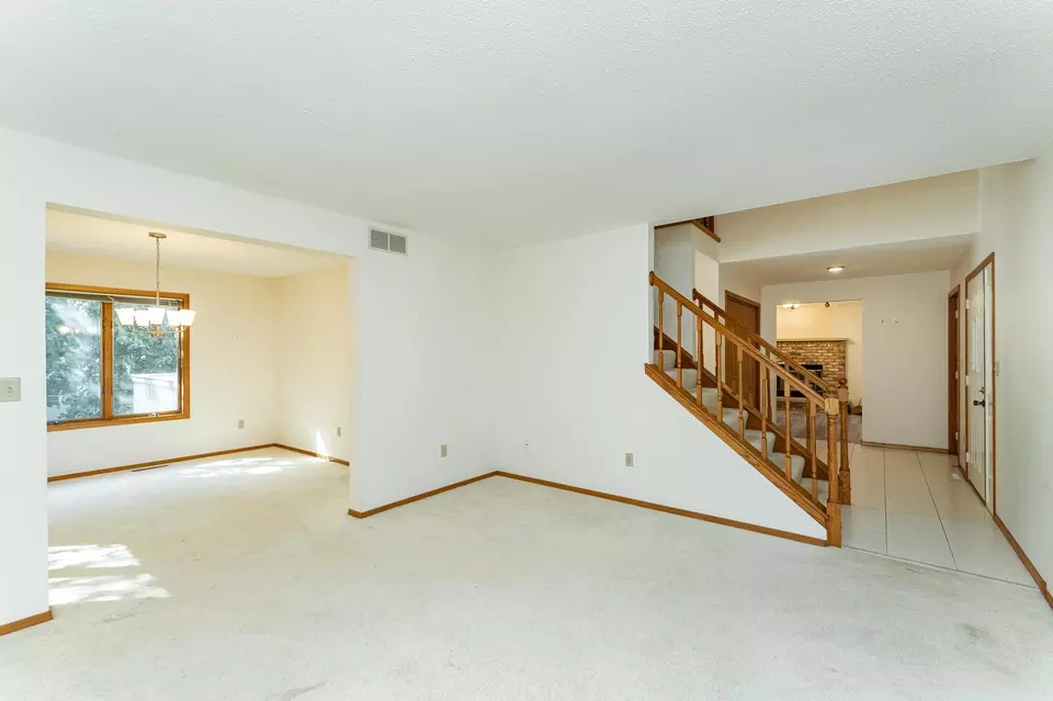 Living - 4412 Newcastle Ln NW, Rochester, MN 55901 photo 1 of 6