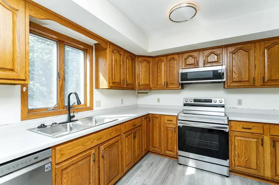 Kitchen - 4412 Newcastle Ln NW, Rochester, MN 55901 photo 2 of 3