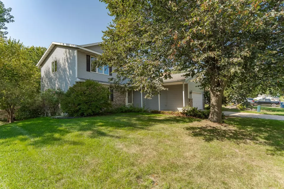 Exterior - 4412 Newcastle Ln NW, Rochester, MN 55901 photo 7 of 8