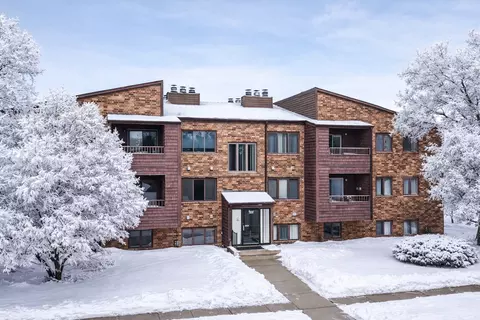 3253 17th Ave S #101, Fargo, ND 58103