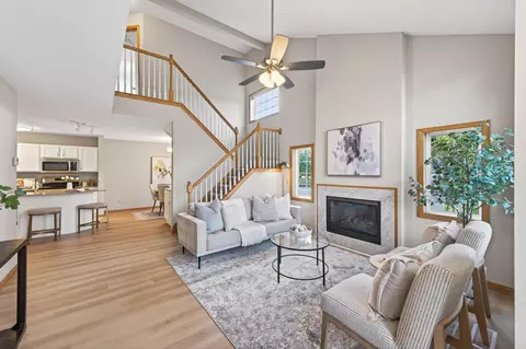 3590 Genevieve Ave N, Oakdale, MN 55128