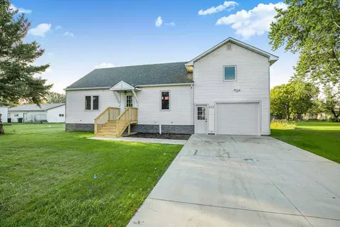 410 2nd St NW, Melrose, MN 56352