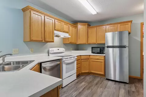 Kitchen - 2098 Willow Cir, Centerville, MN 55038 photo 3 of 3