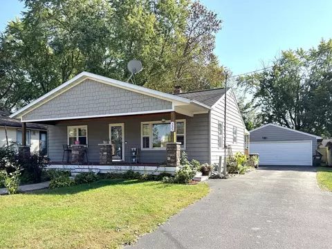 335 Chestnut St E, Annandale, MN 55302