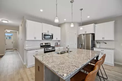 966 Maple Hill Rd, Newport, MN 55055