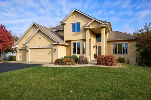 9120 Gladstone Cir N, Maple Grove, MN 55311