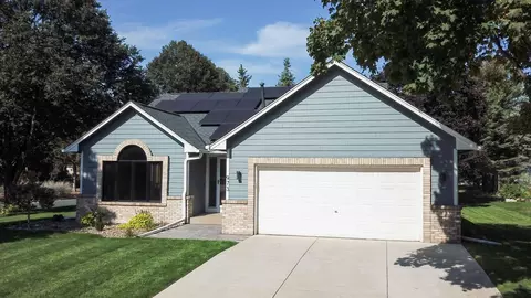973 Wildflower Ct, Eagan, MN 55123