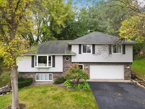5525 Quinwood Ln N, Plymouth, MN 55442