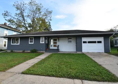 501 W 5th St, Zumbrota, MN 55992