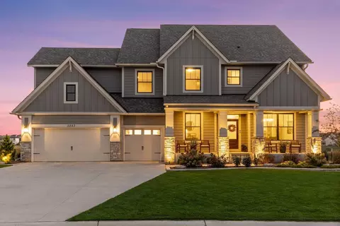 5283 Rolling Hills Pkwy, Chaska, MN 55318