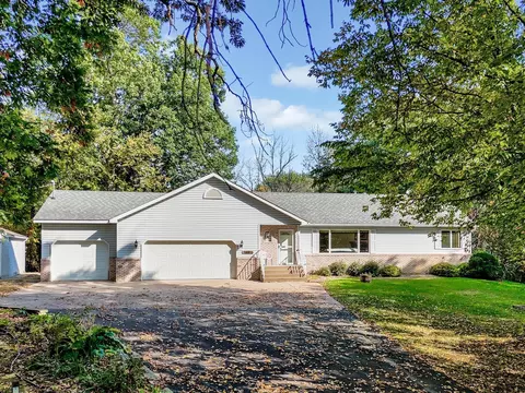 12316 288th St, Lindstrom, MN 55045