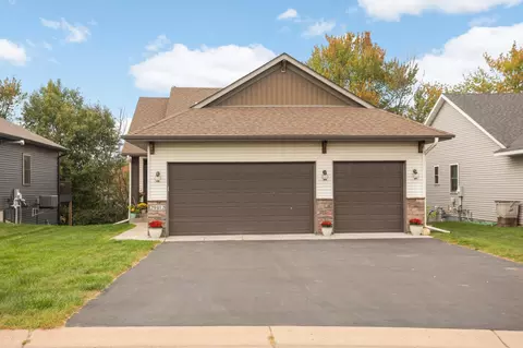 29412 Hidden Forest Blvd, Chisago City, MN 55013