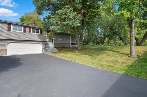 1223 Timbershore Ln, Eagan, MN 55123