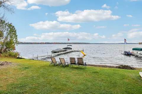 9907 Bonnie Glen Pkwy, Chisago City, MN 55013