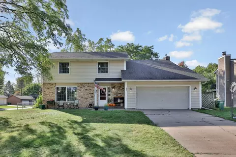 2501 Hawthorne Ln, Stillwater, MN 55082