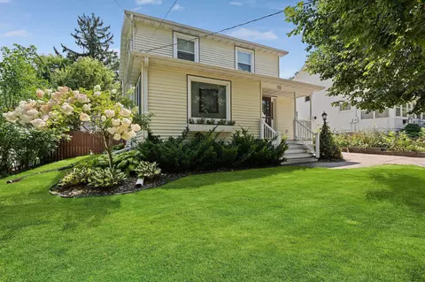 722 7th St SW, Rochester, MN 55902