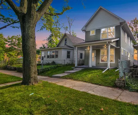 930 York Ave, Saint Paul, MN 55106