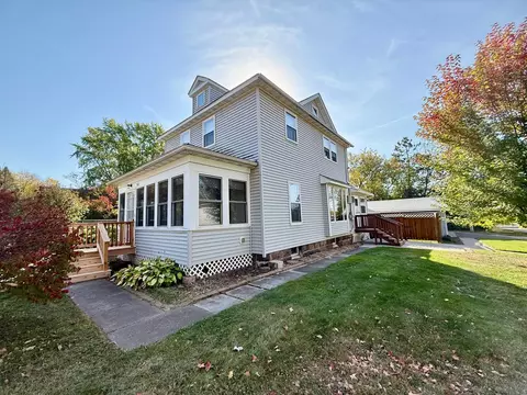 301 1st St, Sandstone, MN 55072