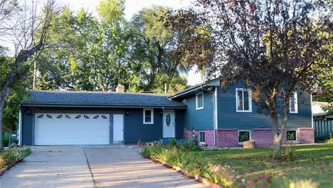 405 Brooks Ave W, Roseville, MN 55113