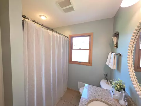 Bath - 445 6th St SW, Plainview, MN 55964 photo 4 of 6