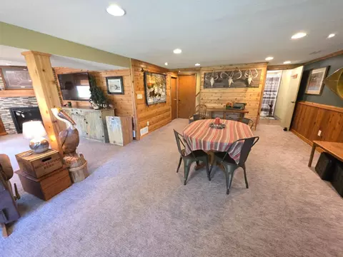 Dining - 445 6th St SW, Plainview, MN 55964 photo 1 of 3