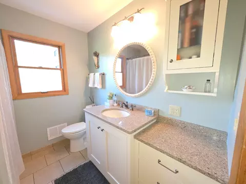 Bath - 445 6th St SW, Plainview, MN 55964 photo 2 of 6